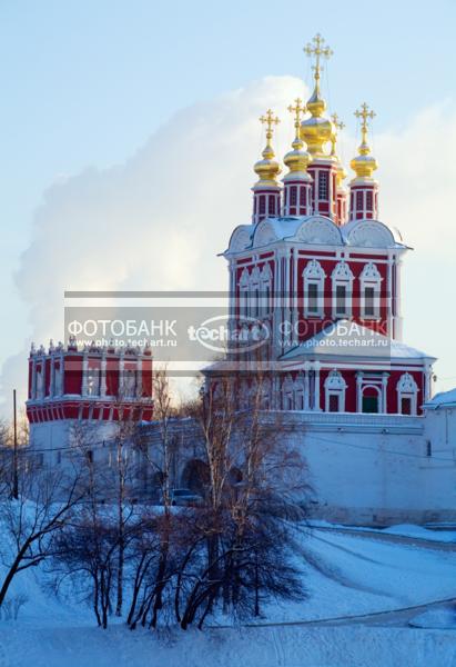 Россия. Москва. Новодевичий монастырь. Преображенская надвратная церковь / Город, архитектура / архитектура и скульптура