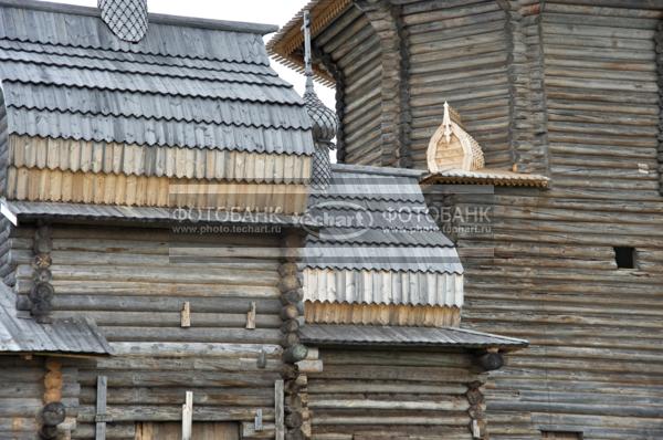 Россия. Архангельская область. Кенозерье. Кенозерский национальный парк.Почозерский погост. Реставрация. Дерявянный дом / Город, архитектура / национальная архитектура