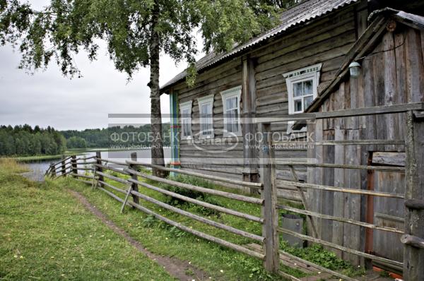 Россия. Россия, Европейский север, Архангельская область, Кенозерский нац парк. Тырышкино. Деревянный дом / Город, архитектура / национальная архитектура