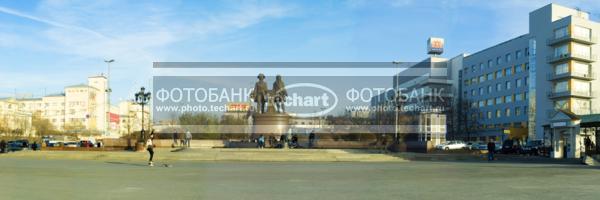 Россия. Екатеринбург. Панорама площади Труда / Город, архитектура / городской пейзаж