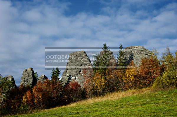 Россия. Урал. Колпаки. Гора, скалы / Природа / осенний пейзаж