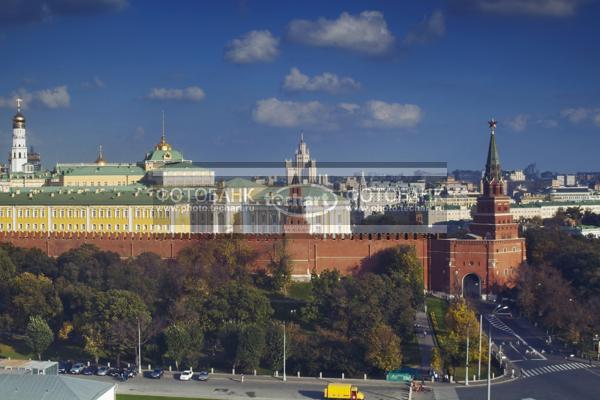 Москва. Боровицкие ворота Московского Кремля и Кремлевский дворец / Город, архитектура / городской пейзаж