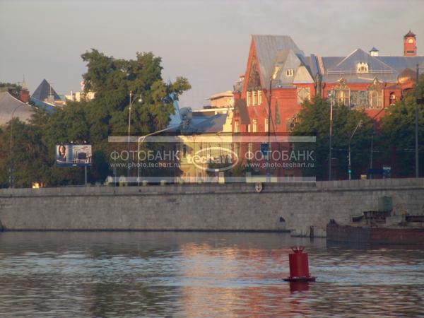 Москва. Доходный дом Перцовой, набережная реки / Город, архитектура / городской пейзаж