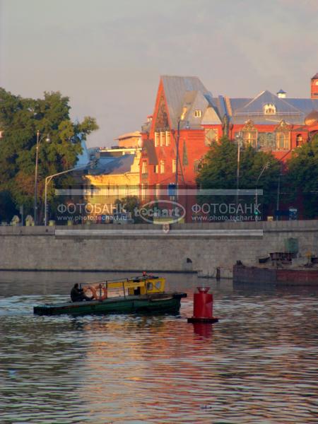 Москва. Доходный дом Перцовой, набережная реки / Город, архитектура / городской пейзаж