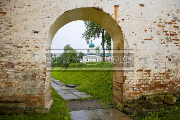 Русские города. Белозерск. Кремль, арка / Город, архитектура / архитектура и скульптура