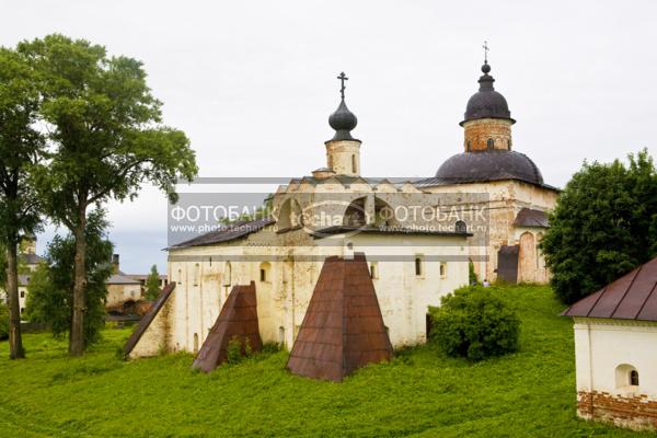 Русские города. Белозерск. Собор / Город, архитектура / городской пейзаж