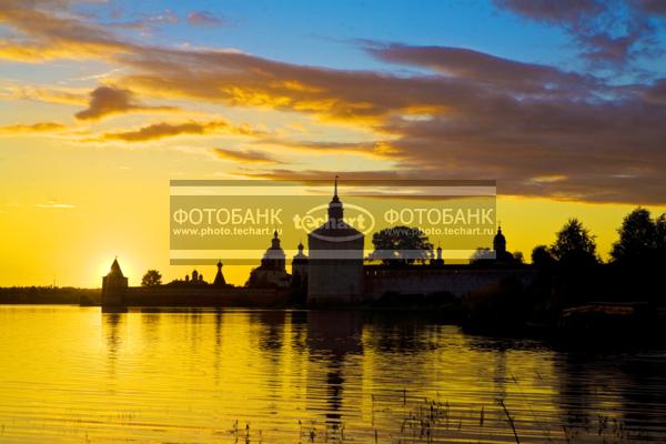 Русские города. Белозерск. Закат. Кирилло-Белозерский монастырь / Природа / закаты и рассветы