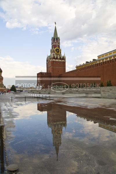 Россия. Москва. Красная площадь после дождя / Город, архитектура / городской пейзаж