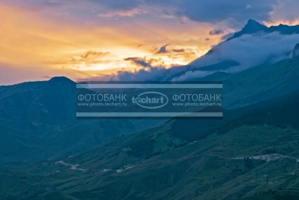 Россия. Северная Осетия. Закат в горах / Природа / закаты и рассветы