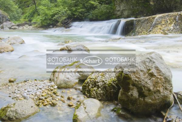 Россия. Северная Осетия. Горный ручей. Камни / Природа / реки и озера