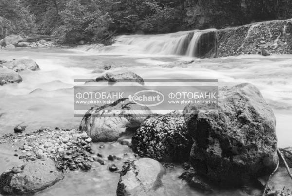 Россия. Северная Осетия. Горная река / Природа / реки и озера