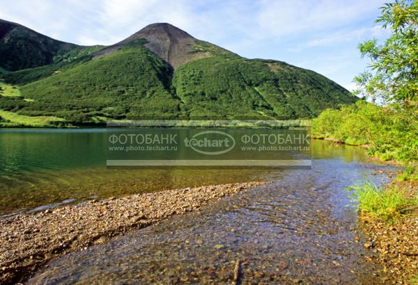 Россия. Камчатка, район вулкана Бакенинг. Озеро Верхне-Авачинское / Природа / реки и озера