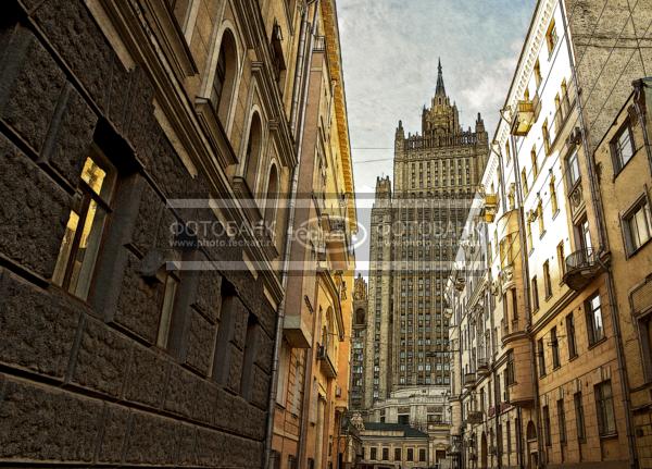 Россия. Москва. Вид из Арбатского переулка на здание МИД / Город, архитектура / архитектура и скульптура