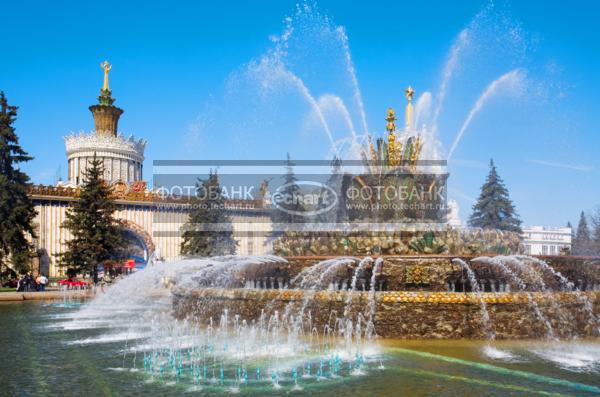 Россия. Москва. ВВЦ. Фонтан Каменный цветок / Город, архитектура / архитектура и скульптура