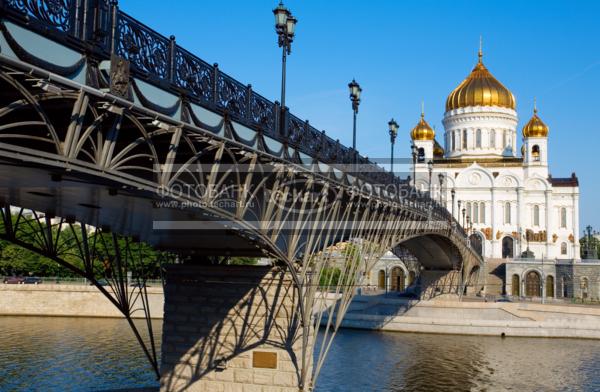 Россия. Москва. Панорама. Мост, набережная, Храм Христа Спасителя / Город, архитектура / архитектура и скульптура