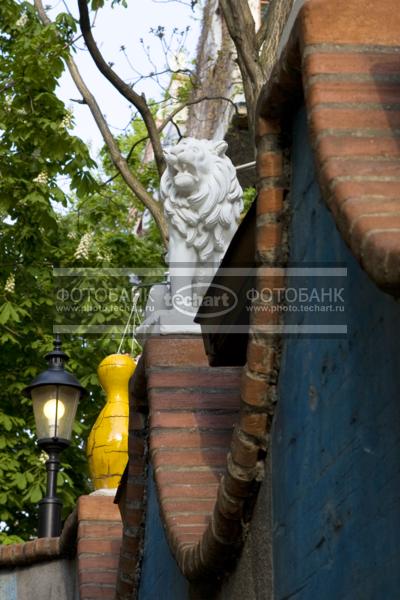 Европа. Австрия. Вена. Жилой дом-музей. Архитектор Хундертвассер. Hundertwasser. Фрагмент / Город, архитектура / фрагменты и детали