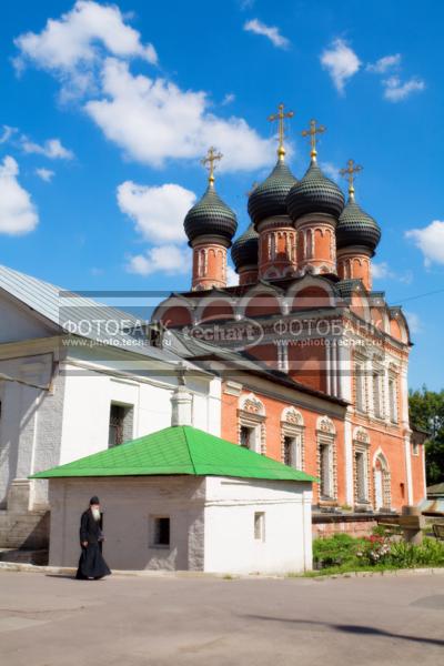 Россия. Москва. Высокопетровский монастырь / Город, архитектура / архитектура и скульптура