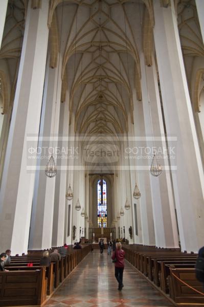 Германия. Кафедральный собор. Frauenkirche. Фрауэнкирхе / Интерьер / интерьер