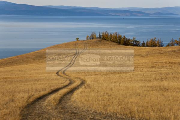 Природа России. Байкал. Остров Ольхон. Дорога к берегу / Природа / осенний пейзаж