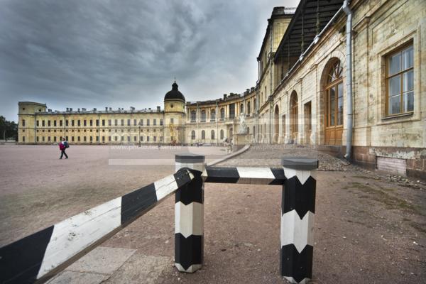 Санкт-Петербург. Гатчина Императорский дворец / Город, архитектура / городской пейзаж