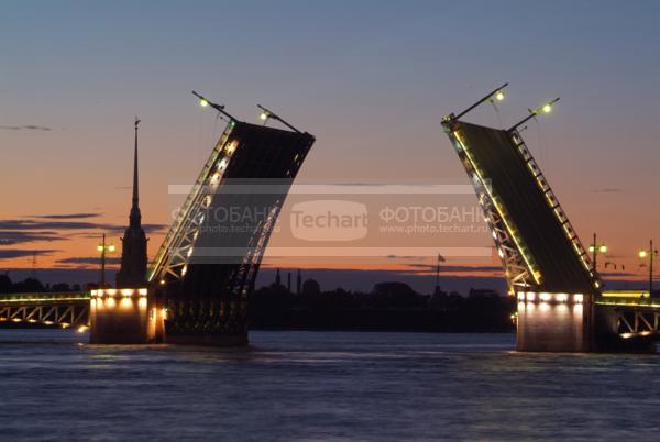 Санкт-Петербург. Дворцовый мост / Город, архитектура / городской пейзаж