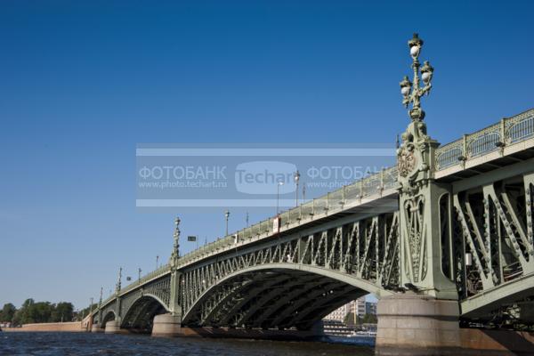 Санкт-Петербург. Троицкий мост / Город, архитектура / фрагменты и детали