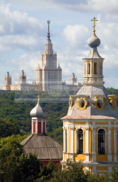 Россия. Москва. Церковь / Город, архитектура / городской пейзаж