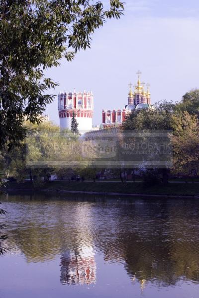 Россия. Москва. Новодевичий монастырь / Город, архитектура / городской пейзаж