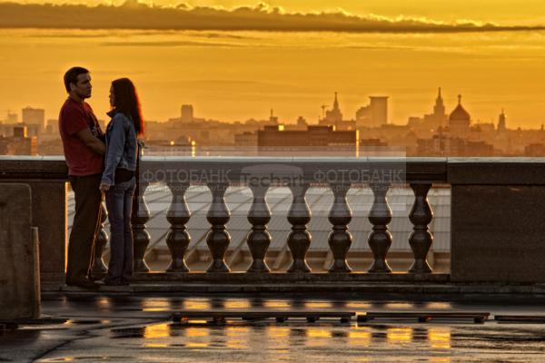 Москва. Влюбленная пара. Мужчина и женщина / Город, архитектура / городской пейзаж