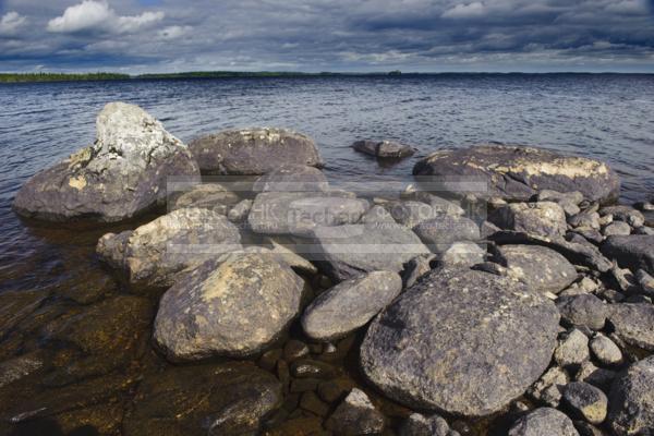 Россия. Карелия. Река, камни, берег / Природа / реки и озера