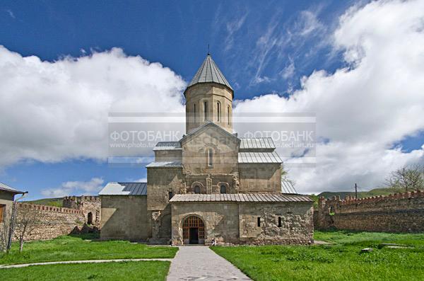 Грузия. д. Цилкани. Храм цилканской Божией матери  / Город, архитектура / архитектура и скульптура