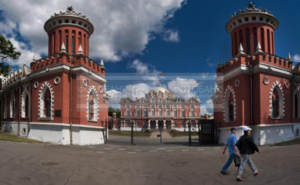 Россия. Москва. Петровский путевой дворец.  / Город, архитектура / архитектура и скульптура