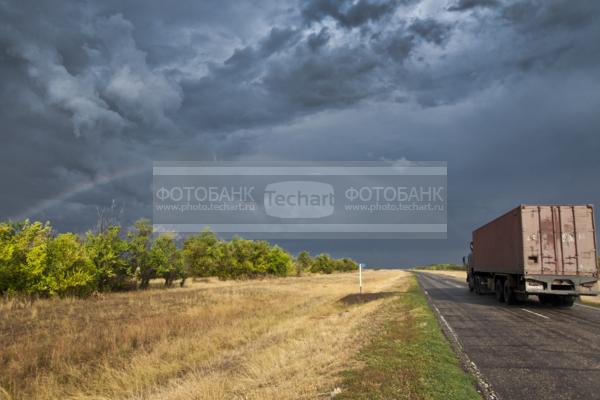 Россия. Волгоградская область. Дорога недалеко от реки Волга. / Природа / прочее