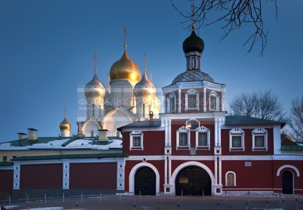 Россия. Москва. Зачатьевский монастырь. Православный женский монастырь. Район Хамовники.  / Город, архитектура / архитектура и скульптура