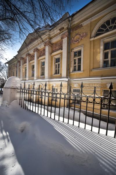 Россия. Москва. Петроверигский переулок. Усадьба Тургенева-Боткина. Памятник архитектуры.  / Город, архитектура / архитектура и скульптура