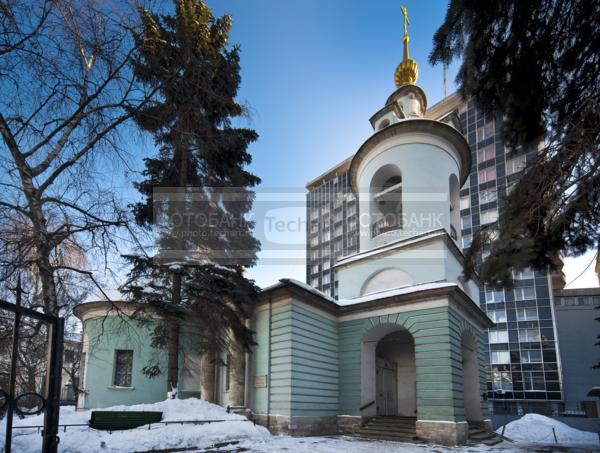 Россия. Москва. Церковь бессребреников Космы и Дамиана Ассийских на Маросейке. Православный храм. Классицизм.  / Город, архитектура / архитектура и скульптура