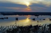 Природа России. Закат на реке