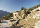 Греция. Дельфы. Сокровищница Афинян. Greece. Delphi. The Treasury of Athens.