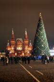 Москва. Вид на Исторический музей. Новогодняя елка на улице