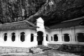 Шри-Ланка. Сепия. Дамбулла. Золотой Пещерный Храм